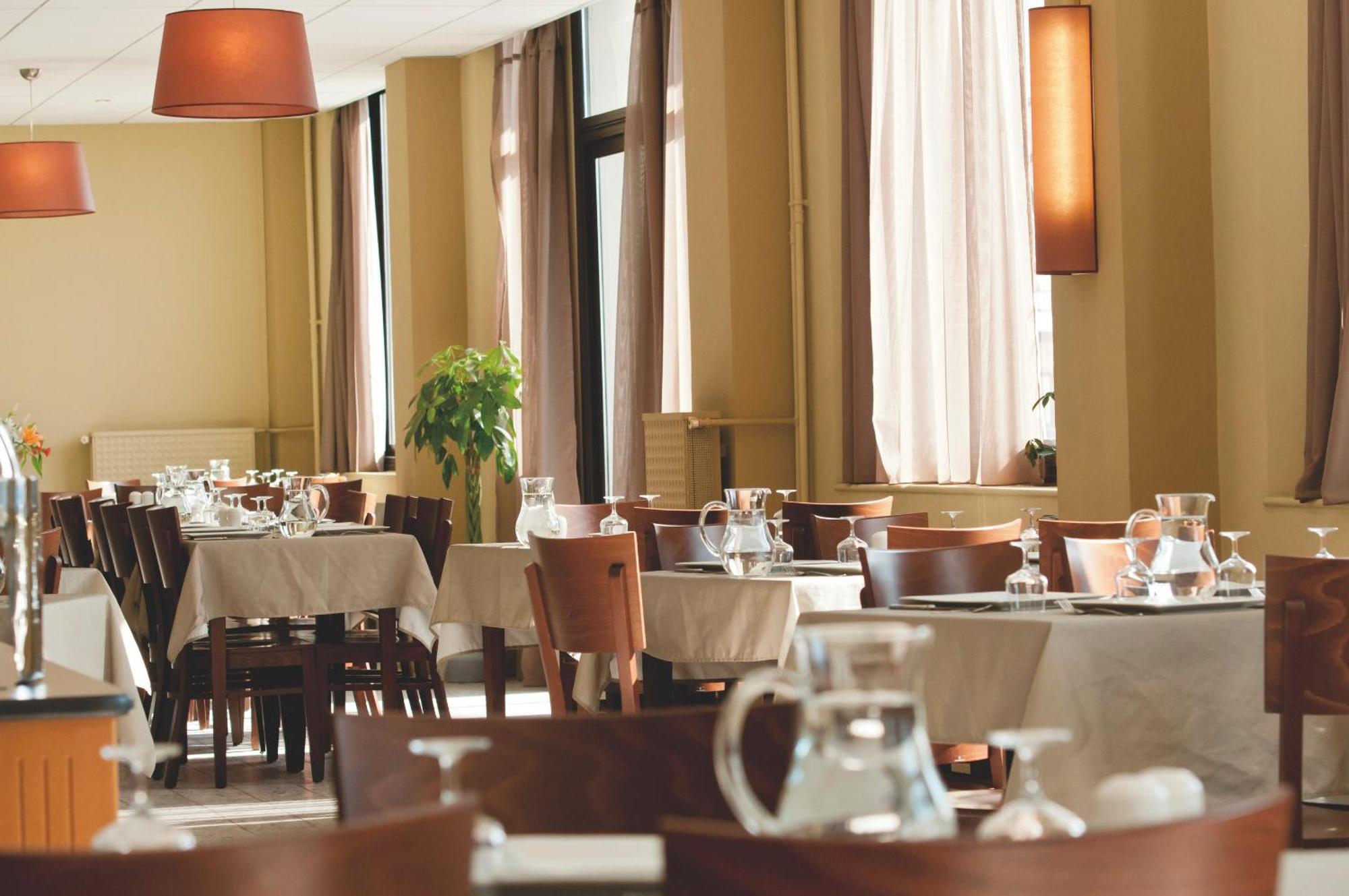 Vtf Le Grand Hotel モンジェネヴル エクステリア 写真
